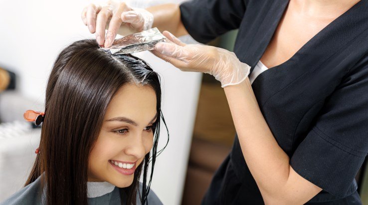 Bilakah Anda Perlu Mencantikkan Warna Rambut Kekal Anda