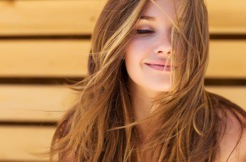 21790_garnier_hair-colour_glossy-hair-x-tips-for-reviving-your-color-at-home_eng