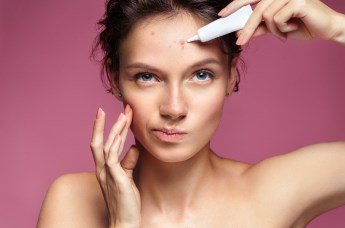 21611-garnier-rewrites-skincare-solutions-for-adult-acne_eng