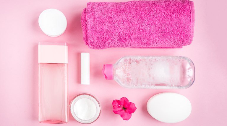 pembezaan micellar water dengan pembersih wajah biasa